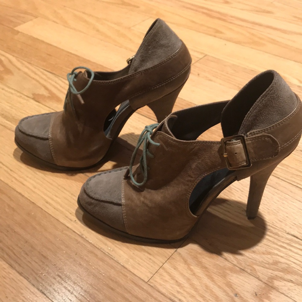 Elizabeth and James Leather Heels